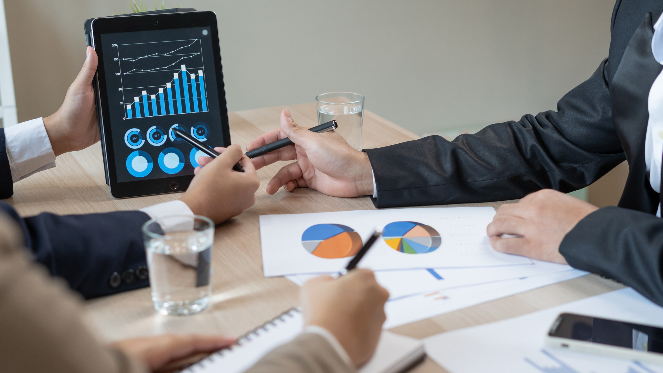 Four Ways Generative AI Enhances the Sales Process